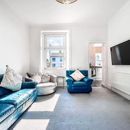 Kali Apartment - Spacious 3 Bed Apartment In Wishaw วิชอว์ ภายนอก รูปภาพ