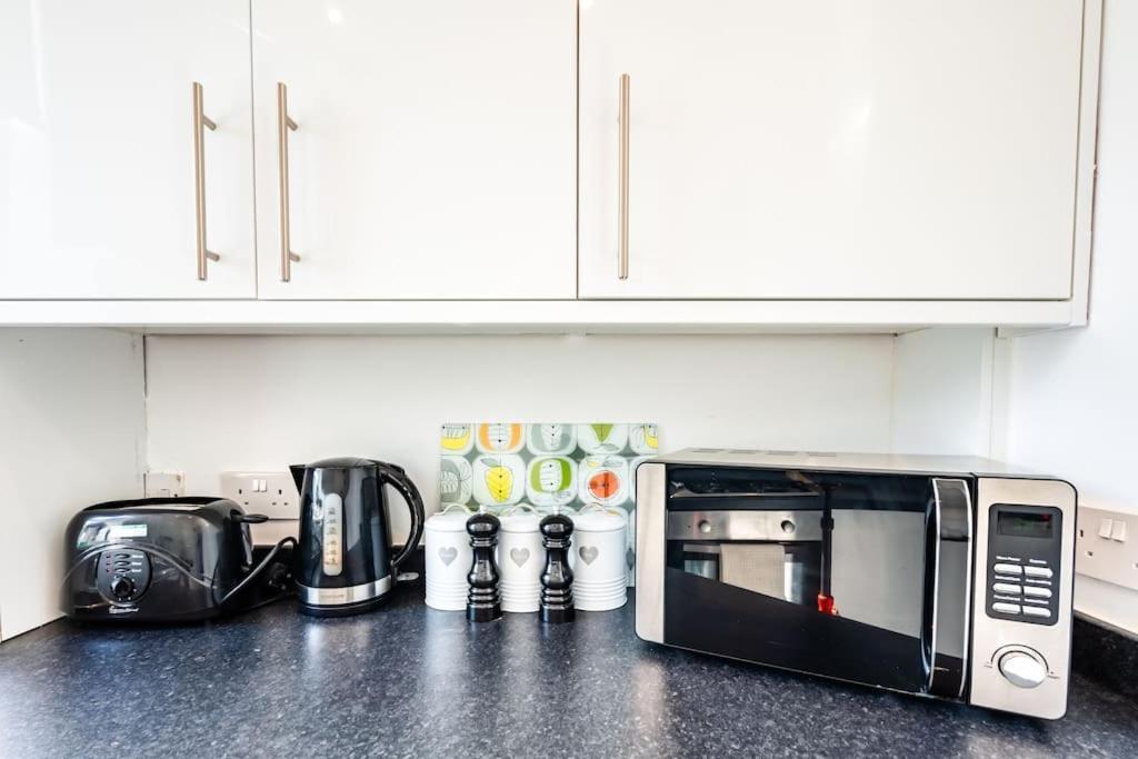 Kali Apartment - Spacious 3 Bed Apartment In Wishaw วิชอว์ ภายนอก รูปภาพ