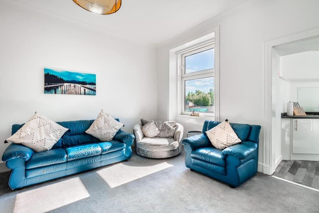 Kali Apartment - Spacious 3 Bed Apartment In Wishaw วิชอว์ ภายนอก รูปภาพ